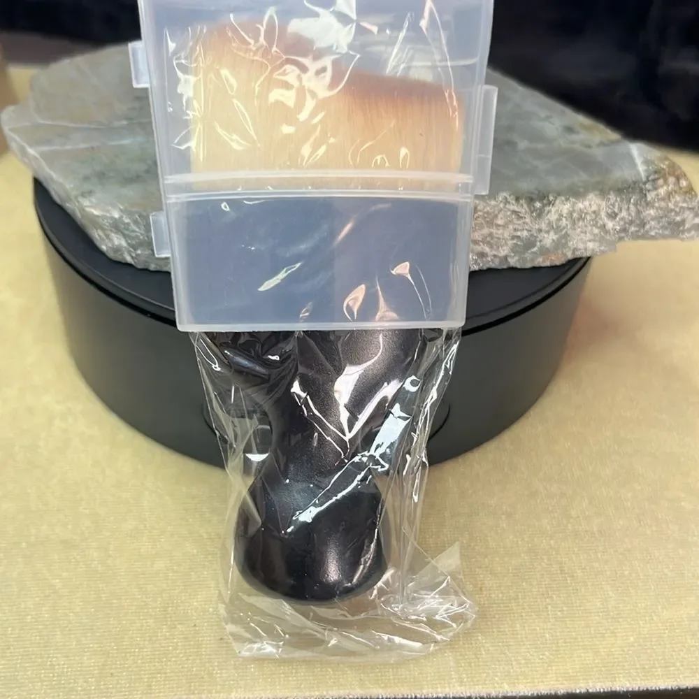 Slanted Foundation Makeup Brush With Case